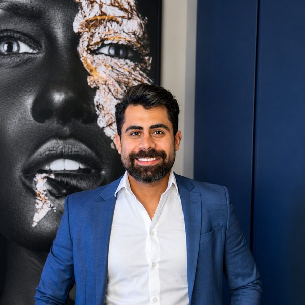 Dr. Carlos Miranda, cirurgião-dentista (CRO-MG 64707) — lentes em porcelana em Belo Horizonte